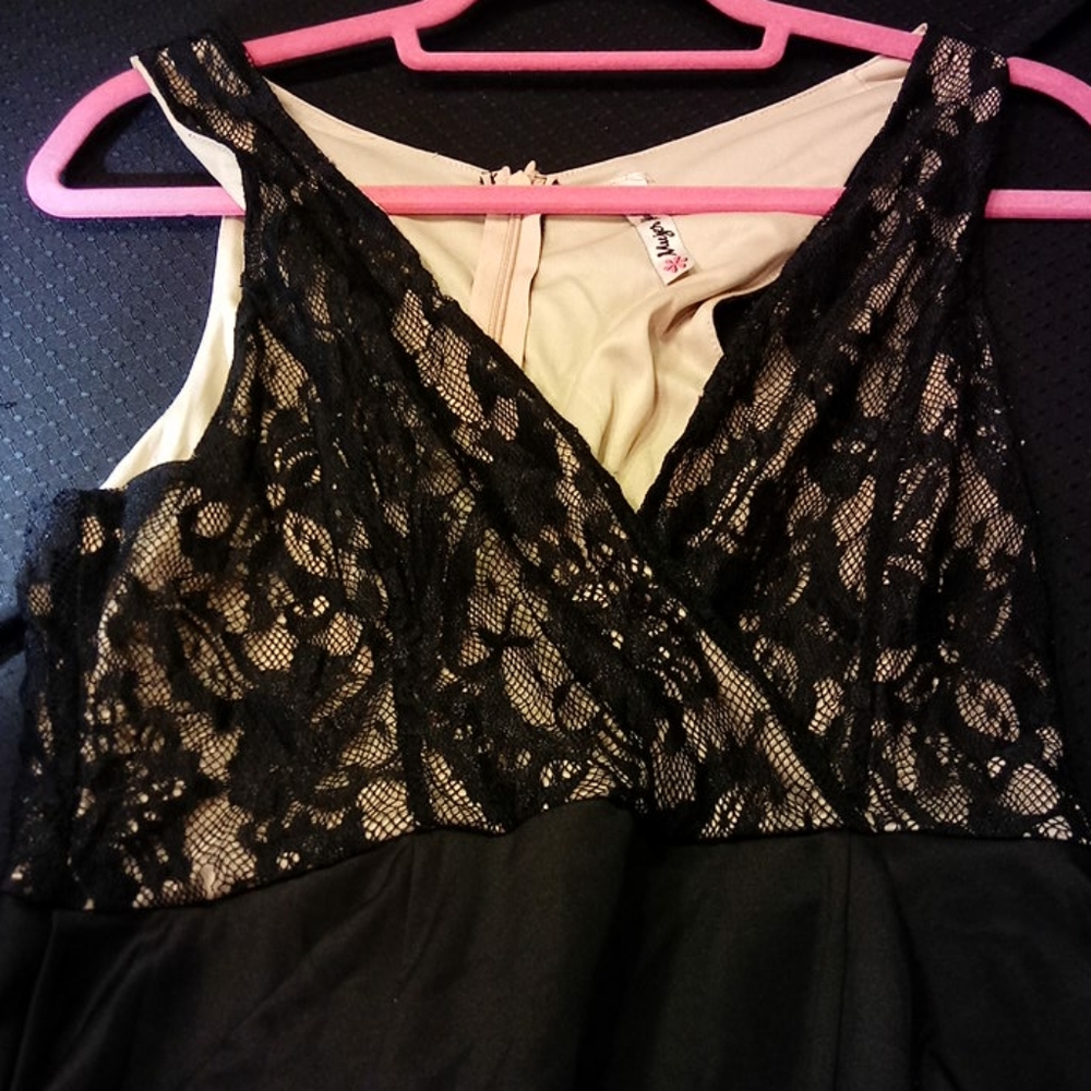 Mujer Moderna lace mini dress